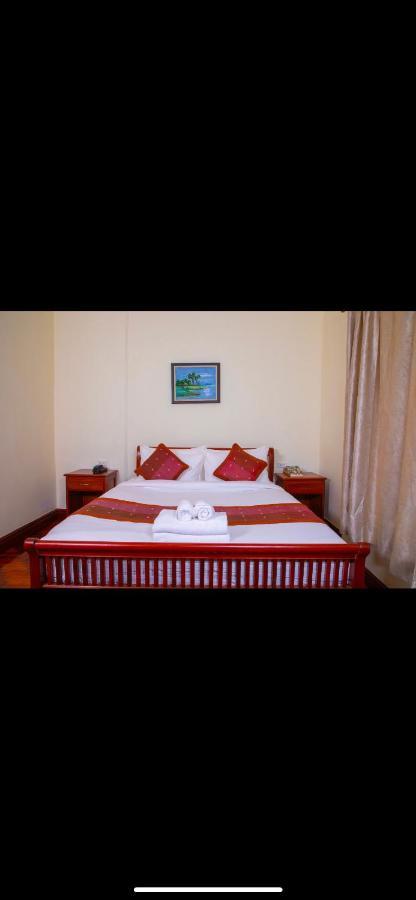 Phongsavath Boutique Hotel В'єнтьян Екстер'єр фото