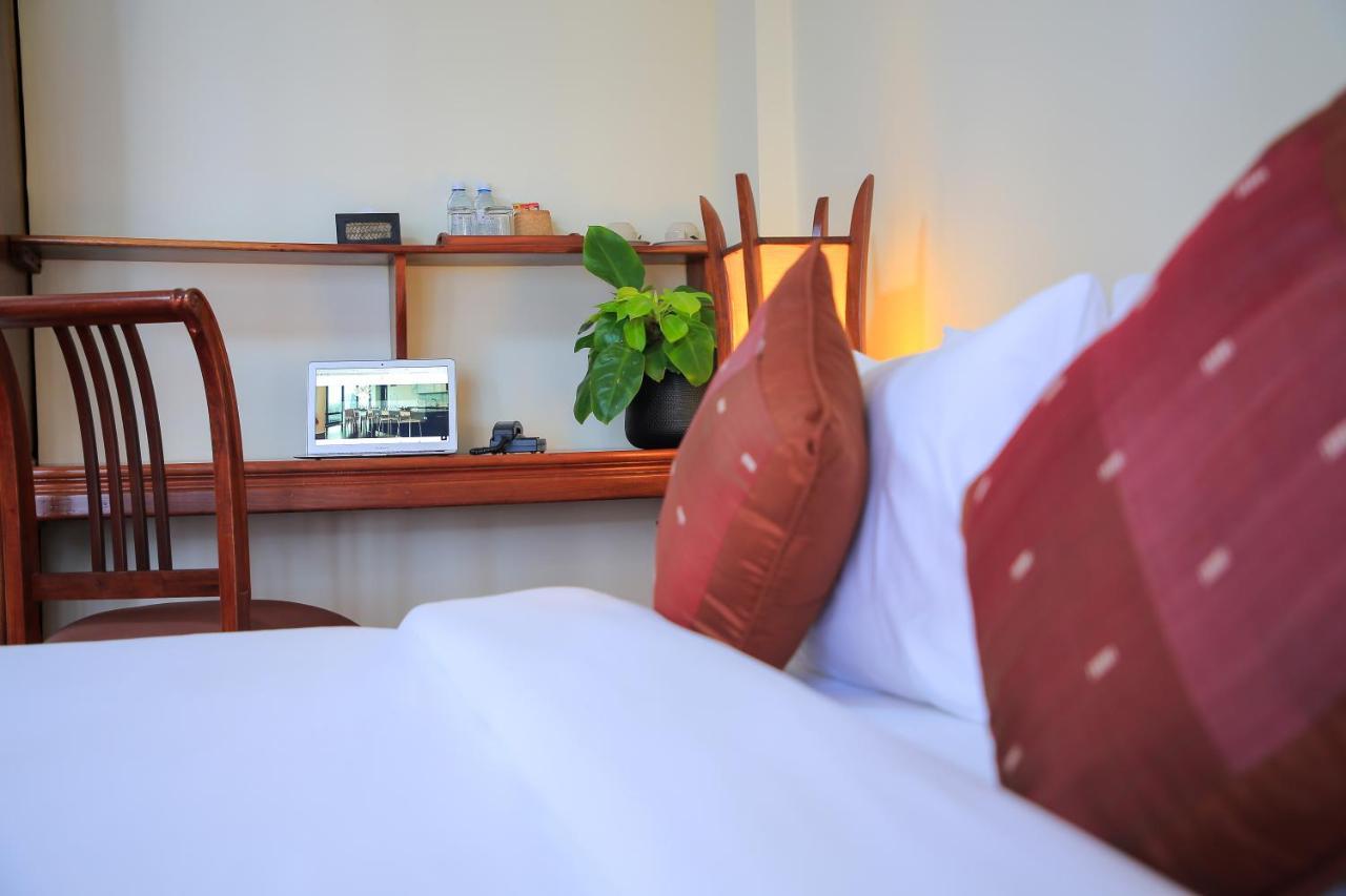 Phongsavath Boutique Hotel В'єнтьян Екстер'єр фото