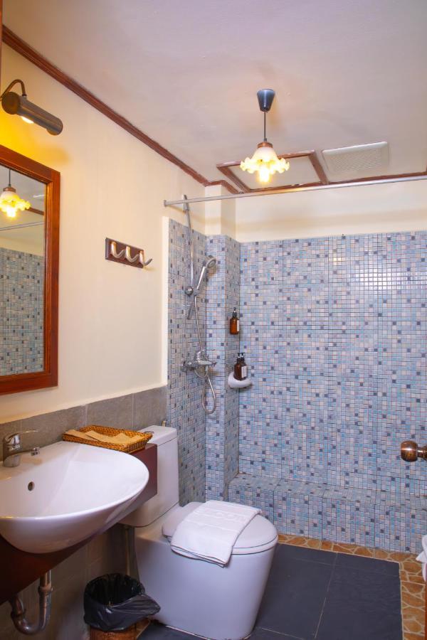 Phongsavath Boutique Hotel В'єнтьян Екстер'єр фото