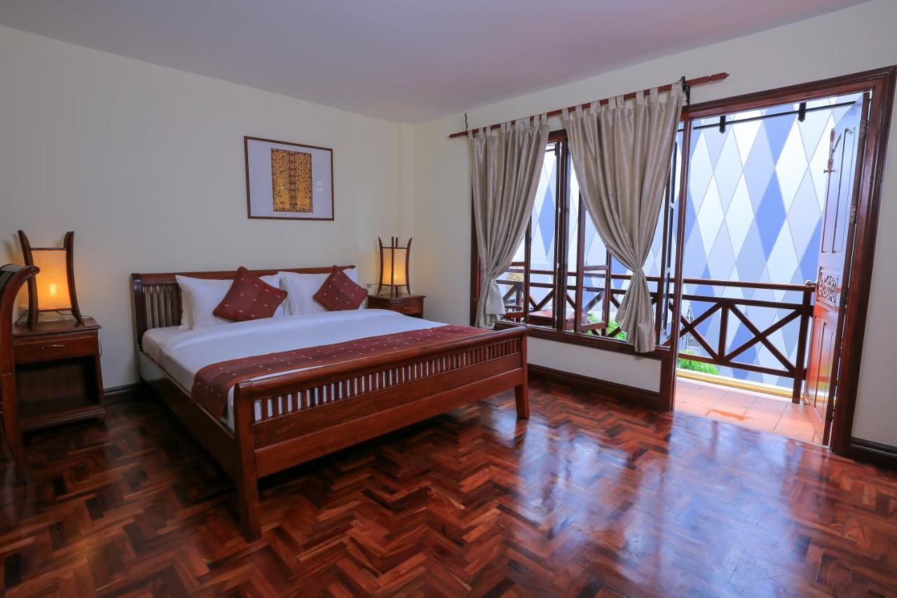 Phongsavath Boutique Hotel В'єнтьян Екстер'єр фото