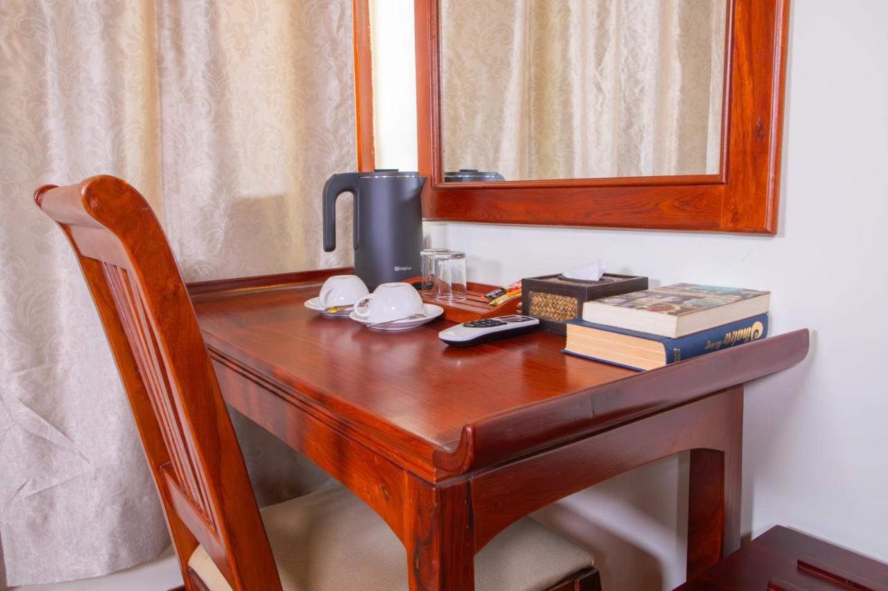 Phongsavath Boutique Hotel В'єнтьян Екстер'єр фото
